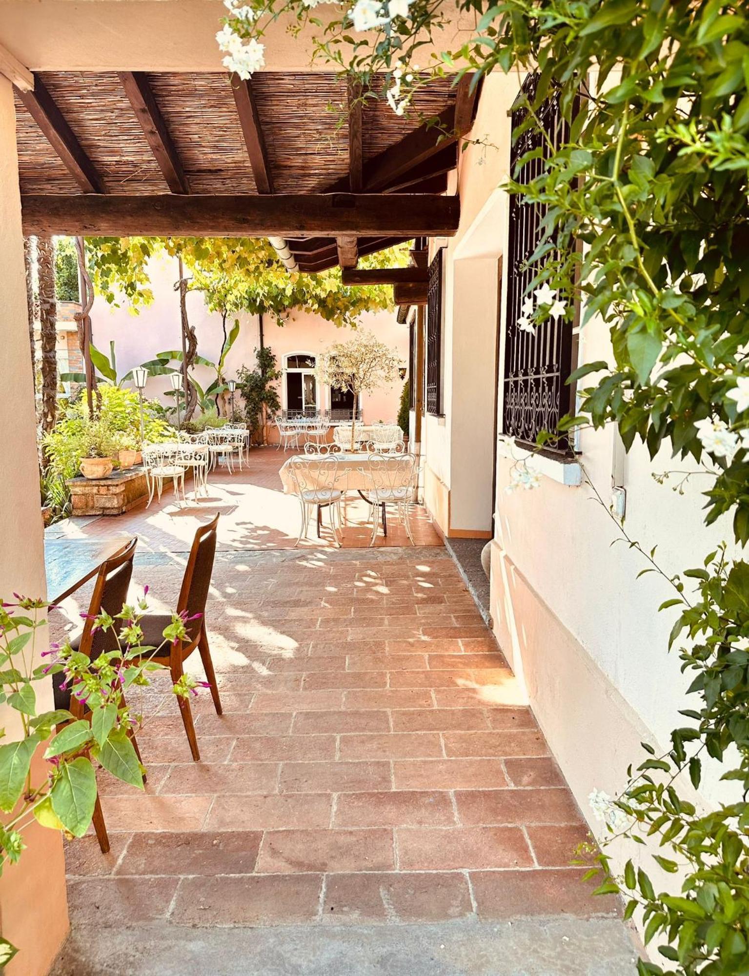 Della Posta Hotel